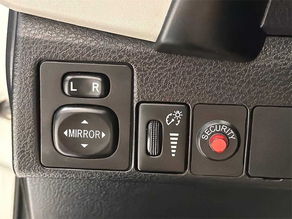 Used 2018 Toyota Corolla LE image 21