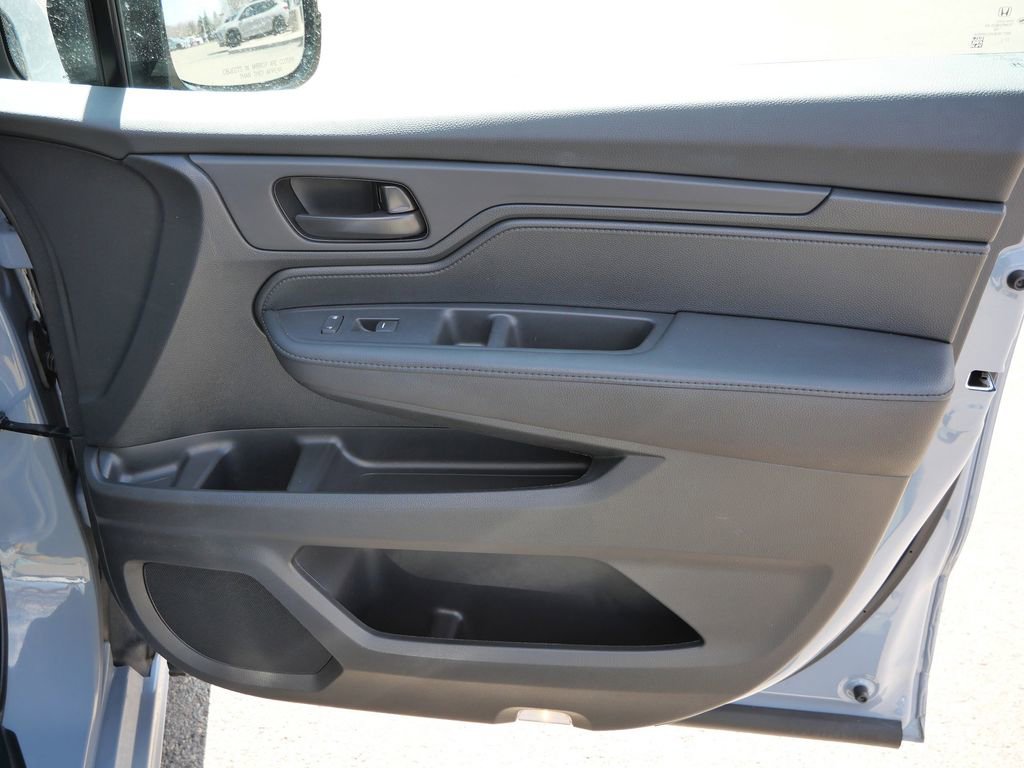 Used 2025 Honda Odyssey Sport-L image 16