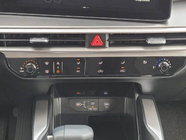 New 2026 Kia Sorento LX FWD image 16