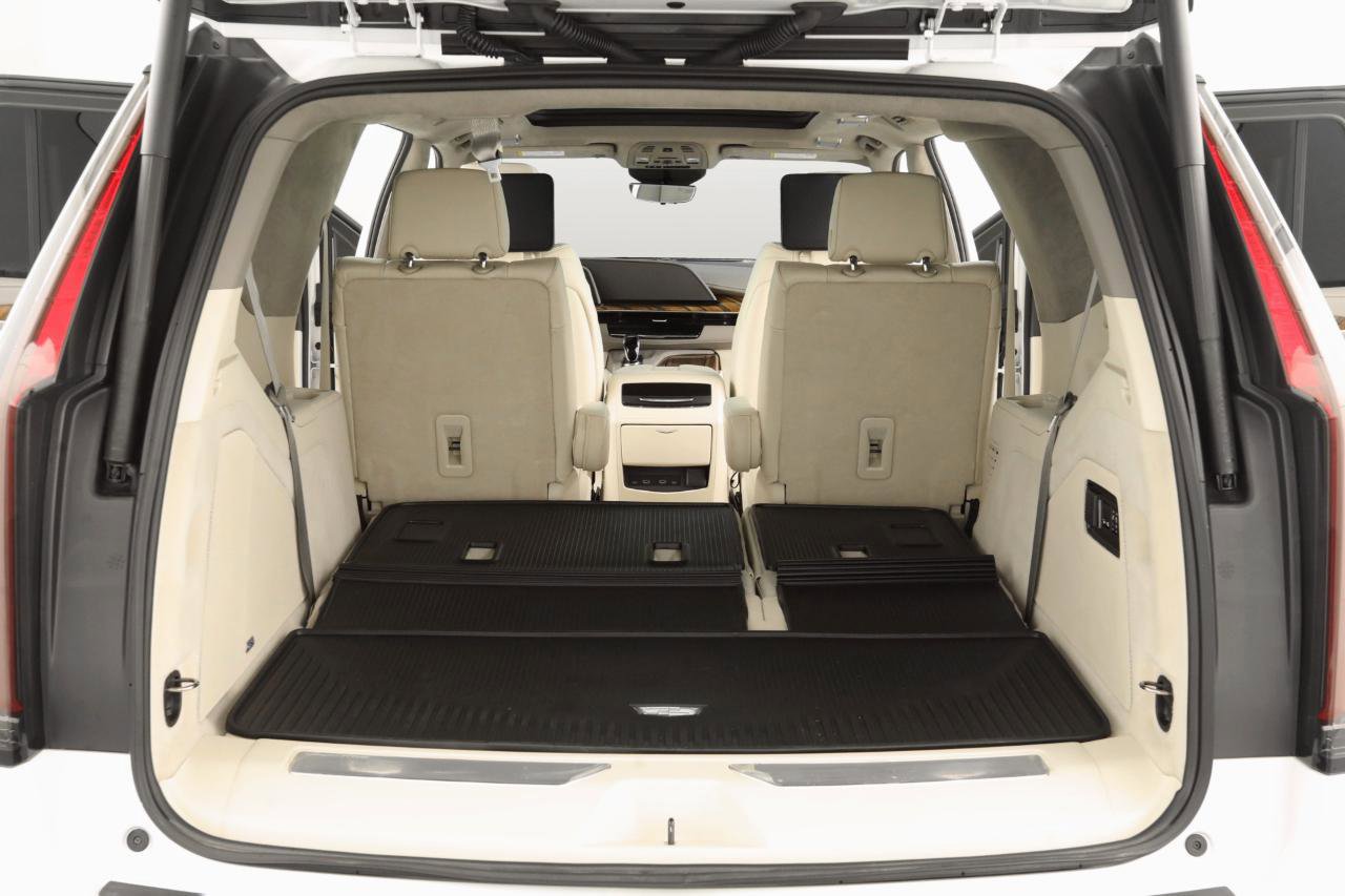 Used 2023 Cadillac Escalade Sport Platinum w/ LPO, ONYX Package AWD/4WD image 39