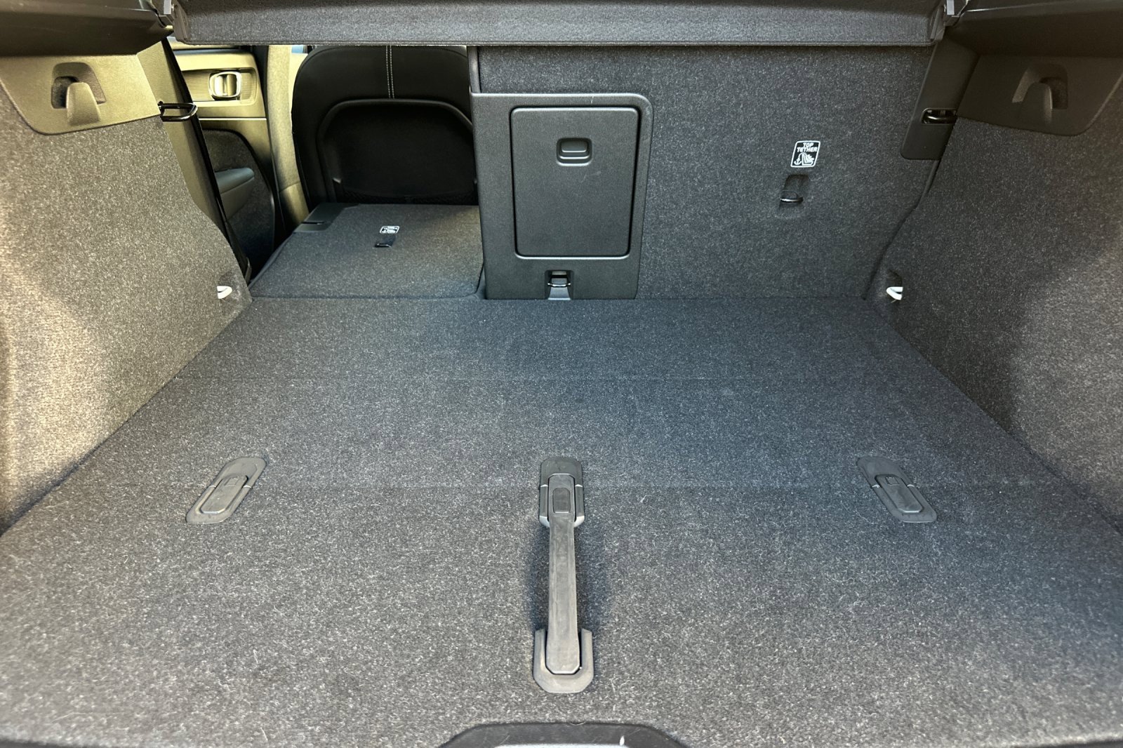 Used 2023 Volvo XC40 Recharge Ultimate image 16