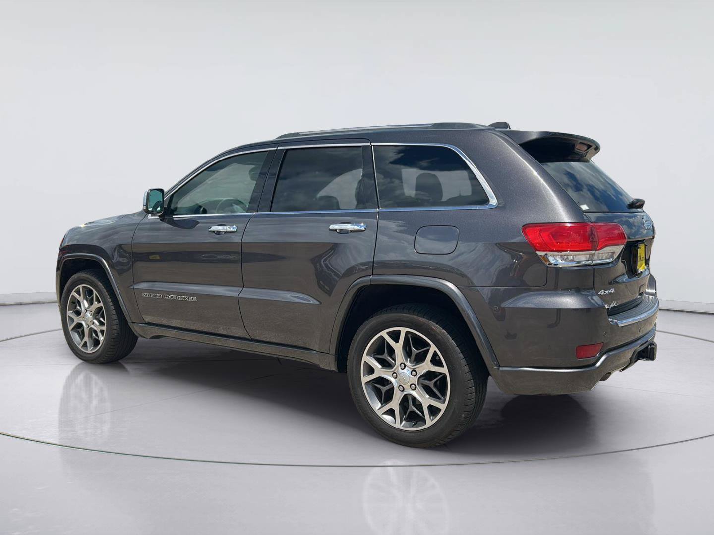 Used 2020 Jeep Grand Cherokee Overland AWD/4WD image 6