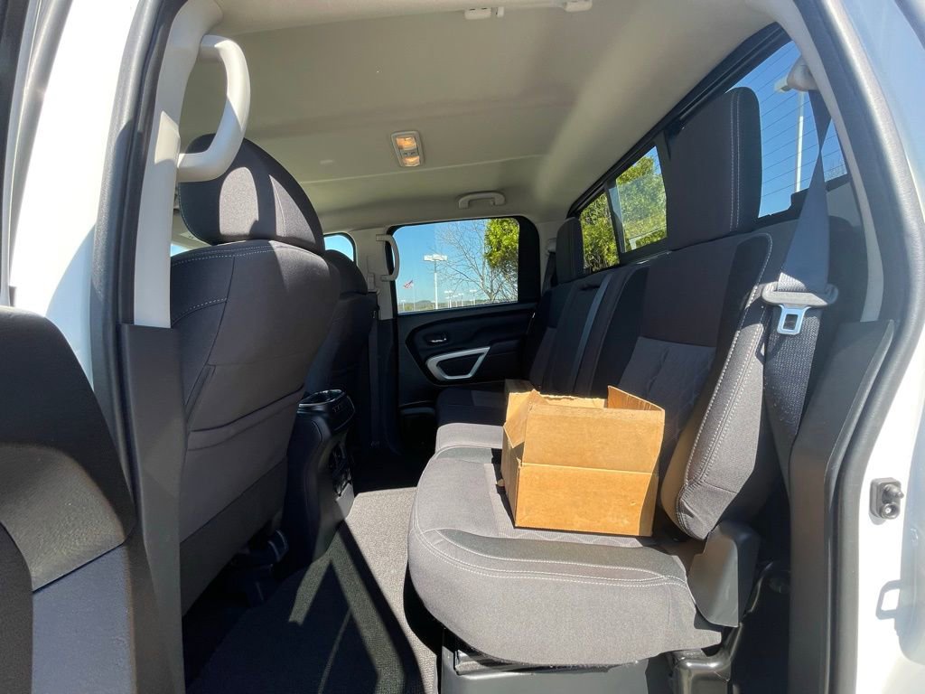 Used 2024 Nissan Titan SV w/ SV Convenience Package image 24