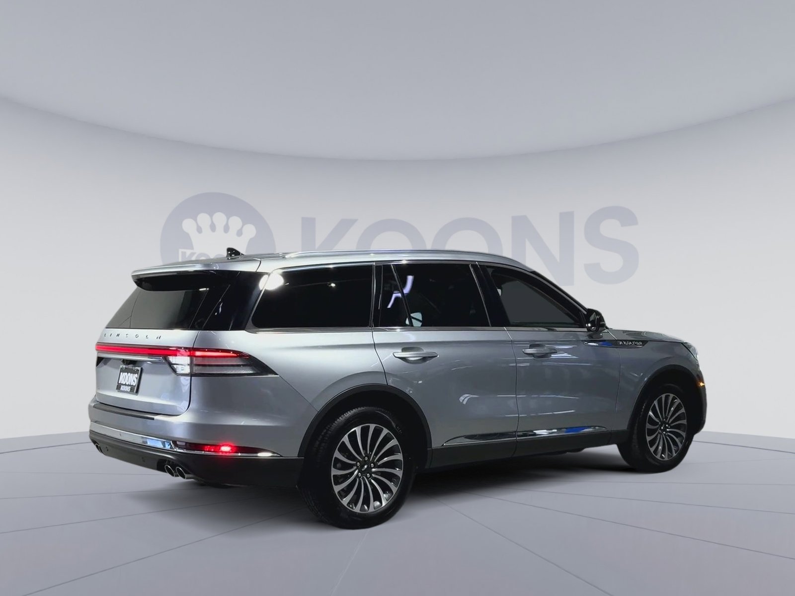 Used 2023 Lincoln Aviator Reserve image 2