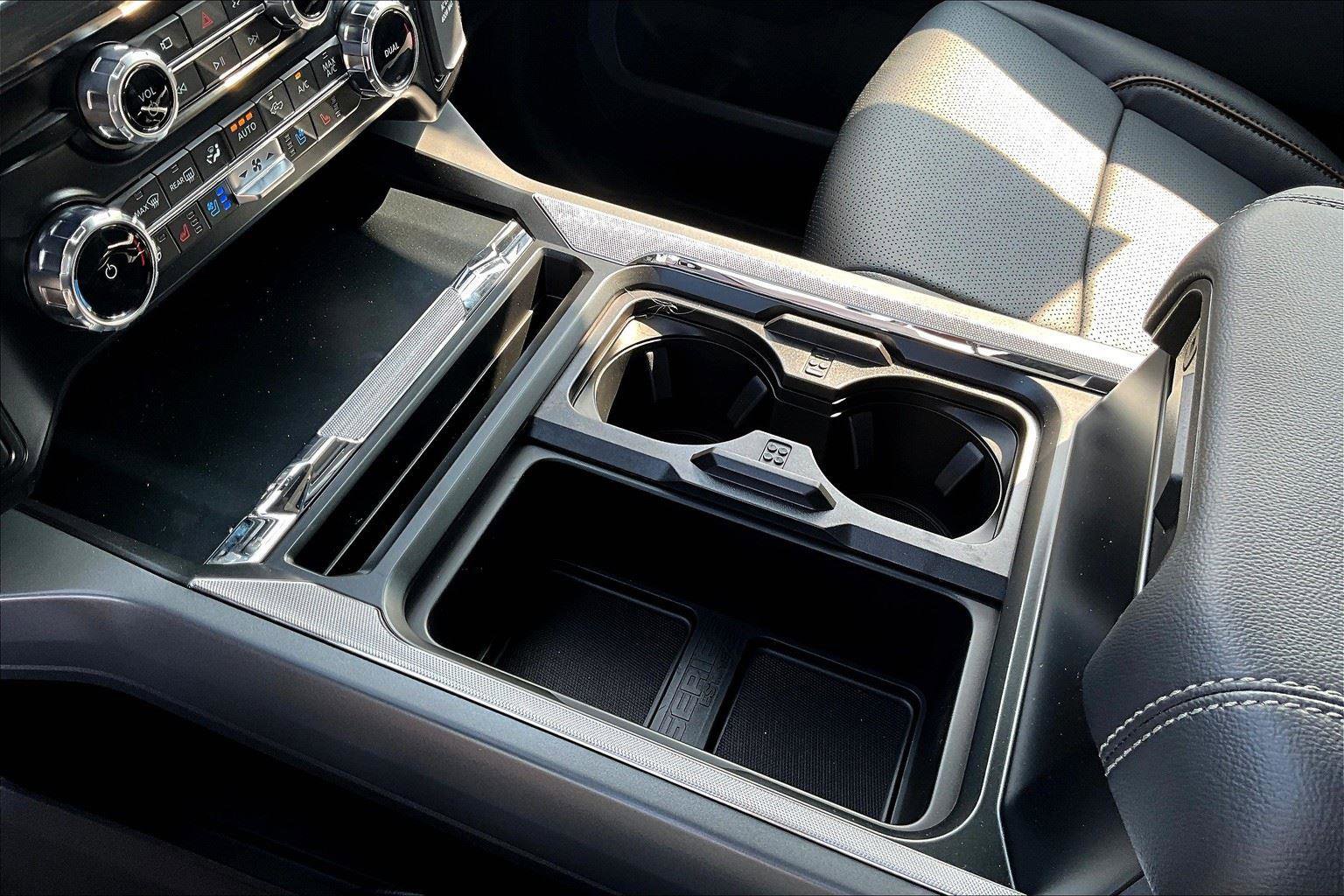 New 2025 Ford F350 Lariat w/ Lariat Ultimate Package image 8