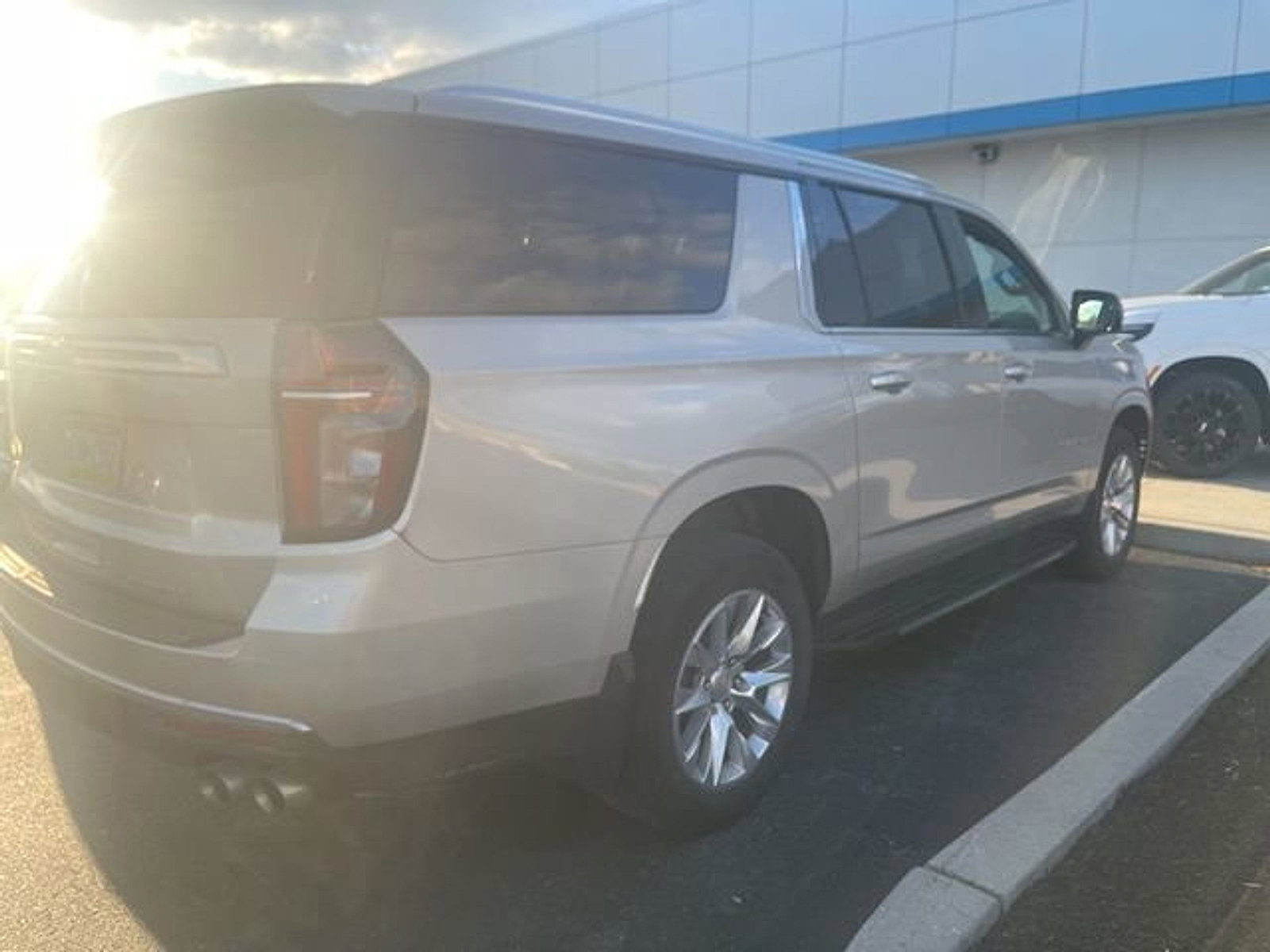 Used 2024 Chevrolet Suburban Premier AWD/4WD image 8