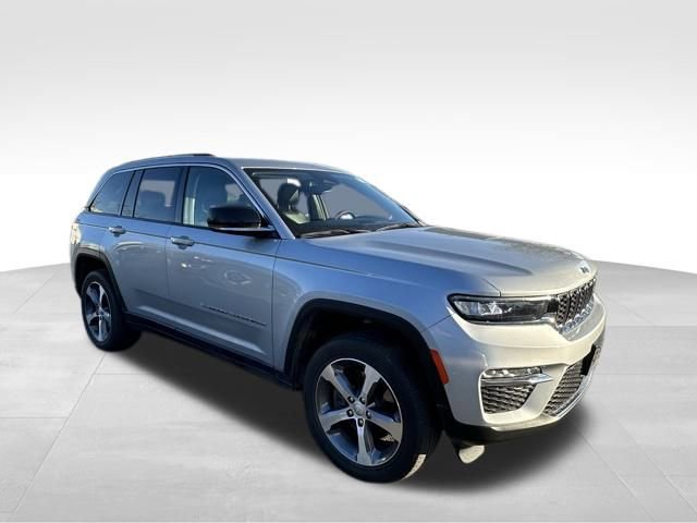 Used 2023 Jeep Grand Cherokee 4WD 4xe image 10