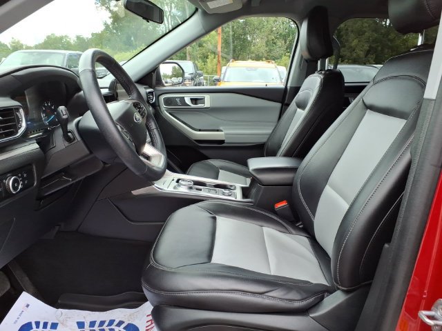 Certified 2023 Ford Explorer XLT w/ Equipment Group 202A AWD/4WD image 13