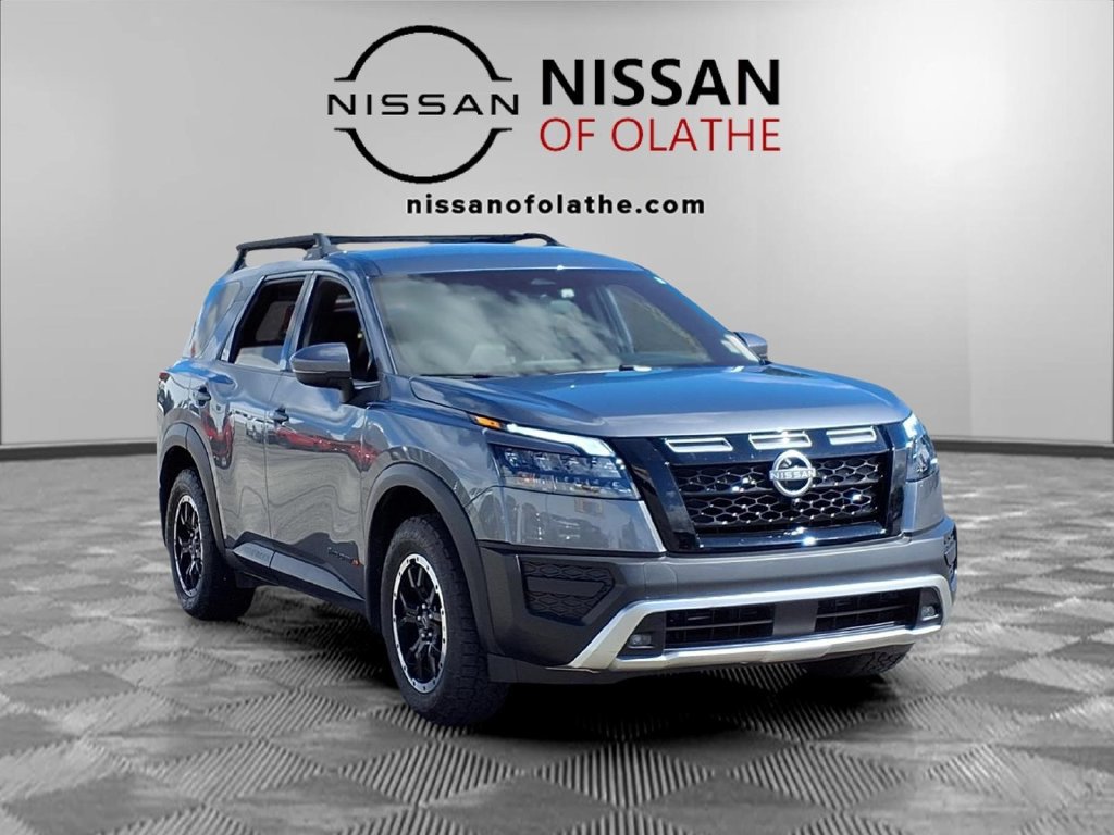 Used 2025 Nissan Pathfinder Rock Creek AWD/4WD image 32