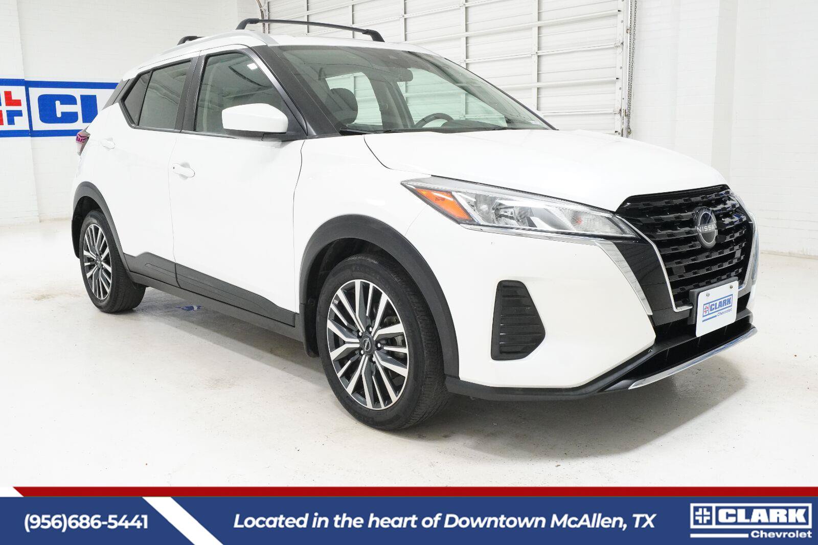 Used 2023 Nissan Kicks SV w/ Exterior Package FWD image 3