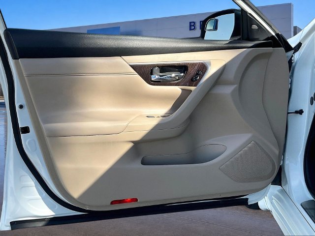 Used 2015 Nissan Altima 3.5 SL FWD image 22