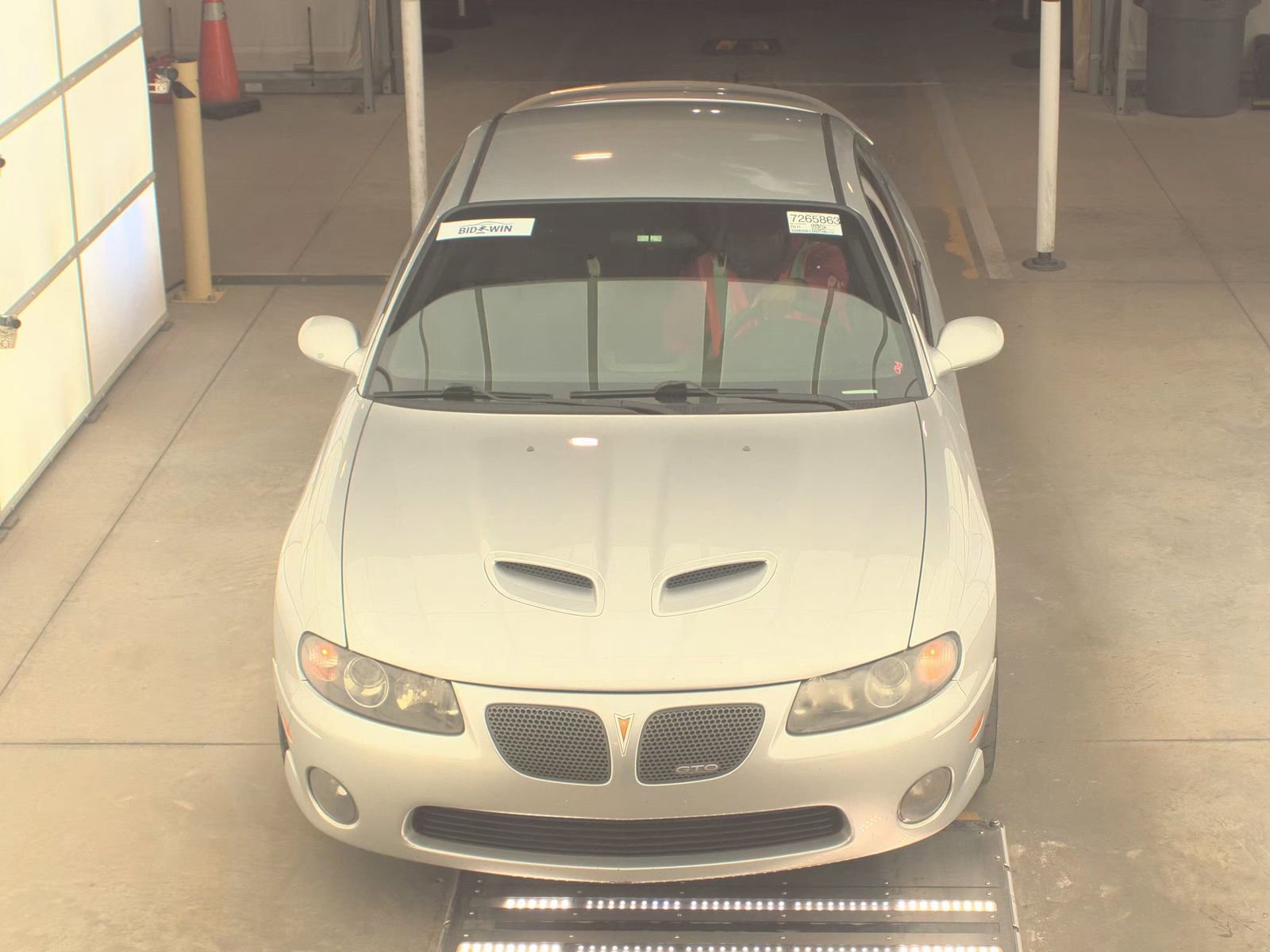 Used 2005 Pontiac GTO image 2