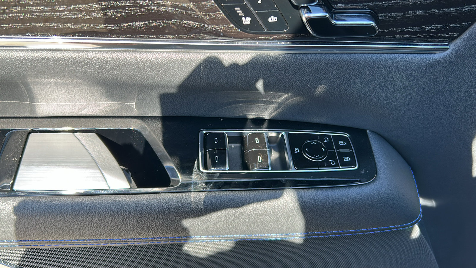 New 2025 Cadillac Escalade IQ Sport 1 w/ Smart Trailering package image 23