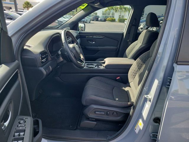 Certified 2025 Honda Pilot Sport image 15