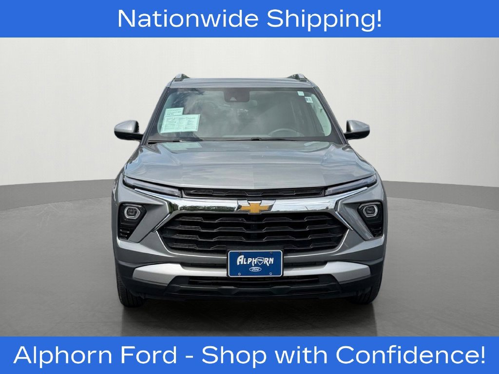 Used 2025 Chevrolet TrailBlazer LT AWD/4WD image 2