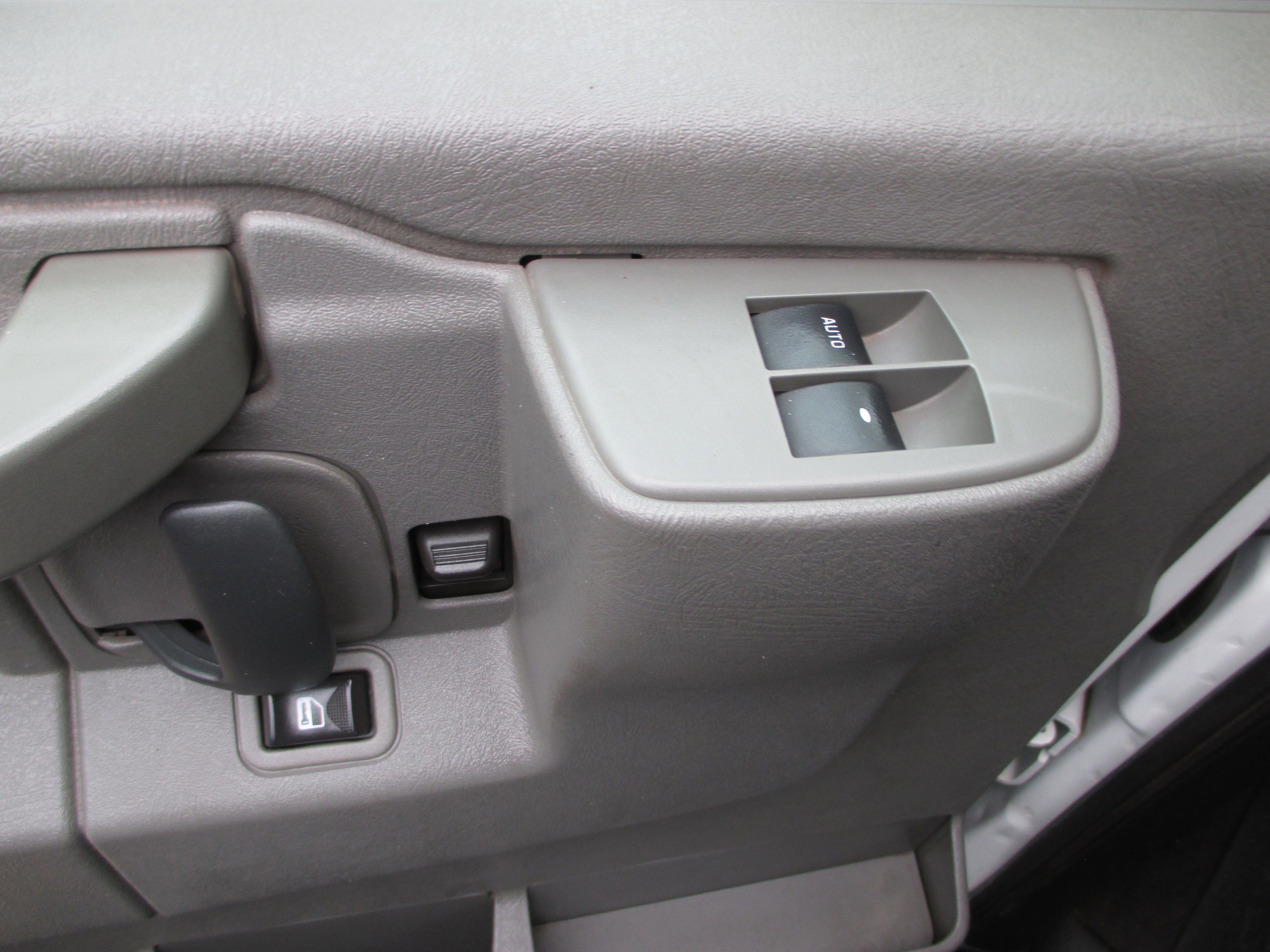 Used 2019 Chevrolet Express 3500 LS image 11