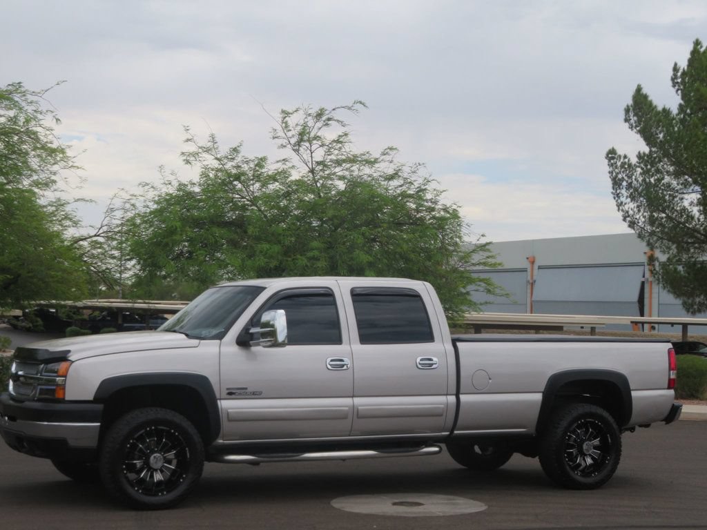 Used 2006 Chevrolet Silverado 2500 2WD Crew Cab image 1