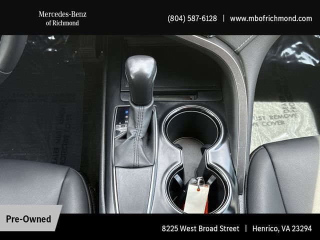 Used 2020 Toyota Camry SE w/ Convenience Package FWD image 19