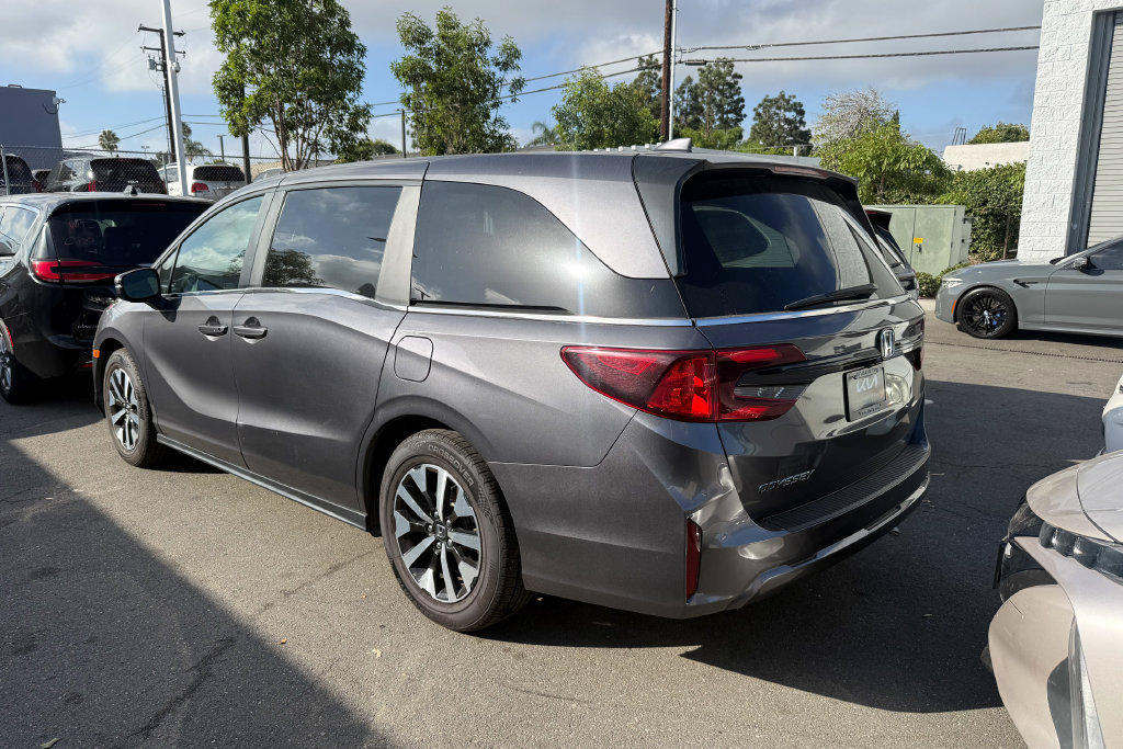 Used 2025 Honda Odyssey EX-L image 4