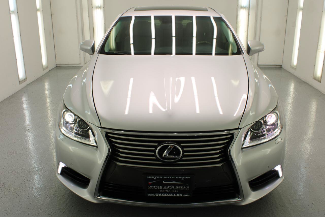 Used 2016 Lexus LS 460 w/ Comfort Package RWD image 4
