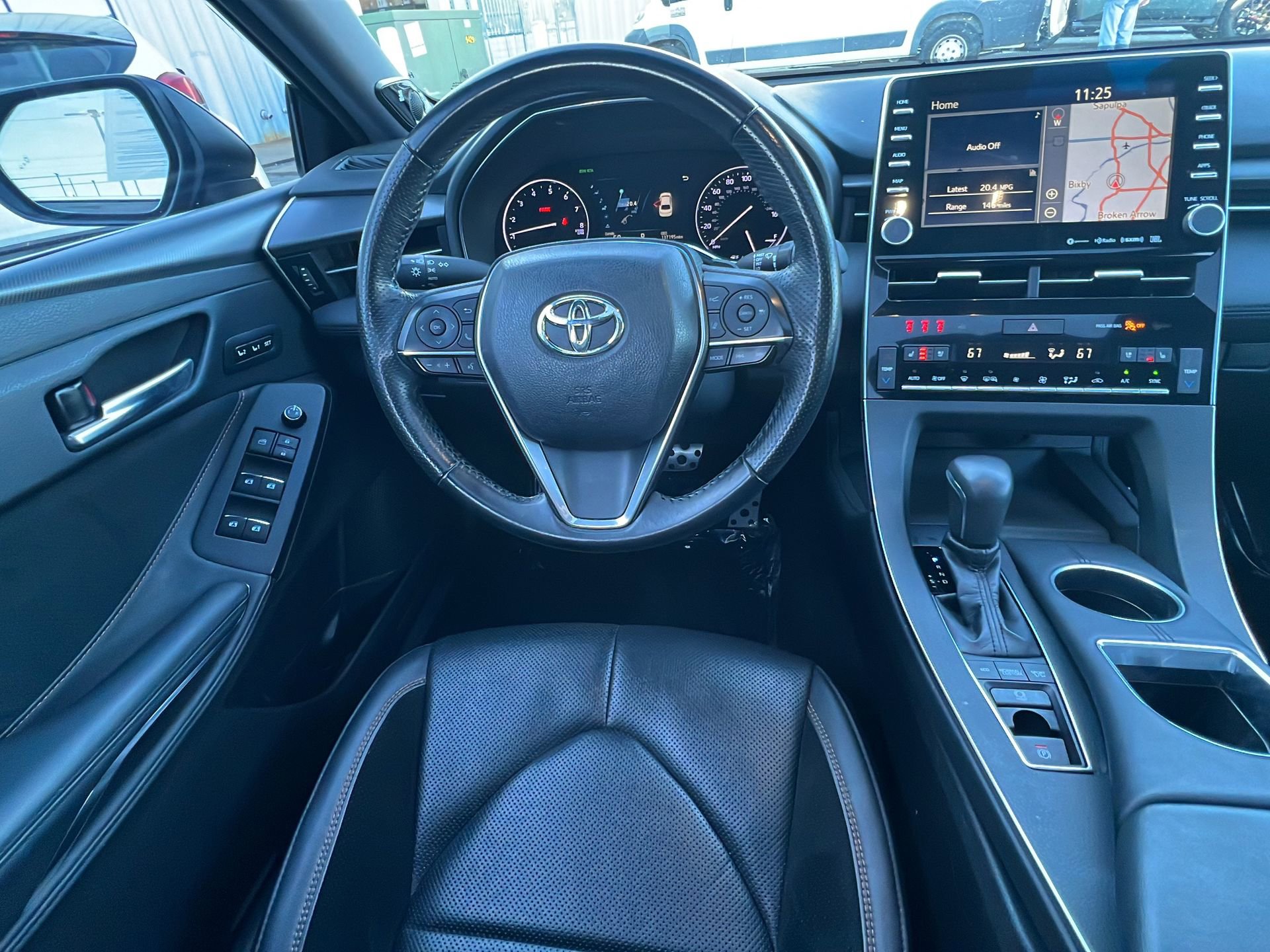 Used 2019 Toyota Avalon Touring image 11