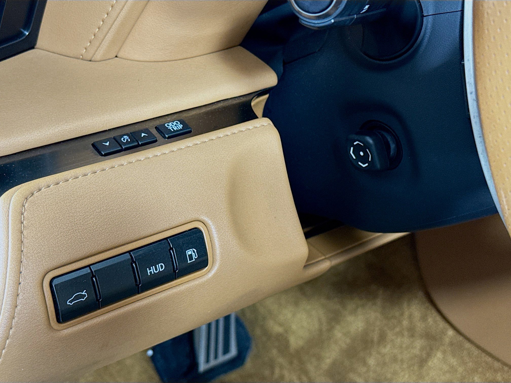 Used 2018 Lexus LC 500 Coupe w/ Performance Package image 10