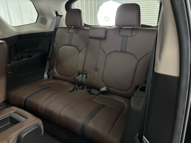 Used 2025 Honda Pilot Elite image 14