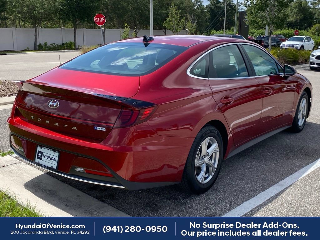 Certified 2023 Hyundai Sonata SE w/ Cargo Package FWD image 11