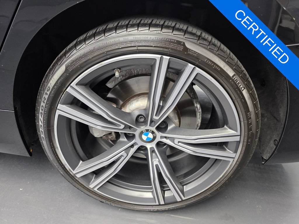 Used 2024 BMW 330i xDrive Sedan w/ Premium Package AWD/4WD image 17