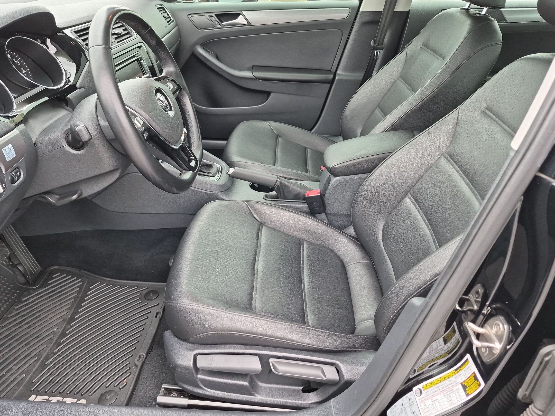 Used 2015 Volkswagen Jetta TDI SE FWD image 15
