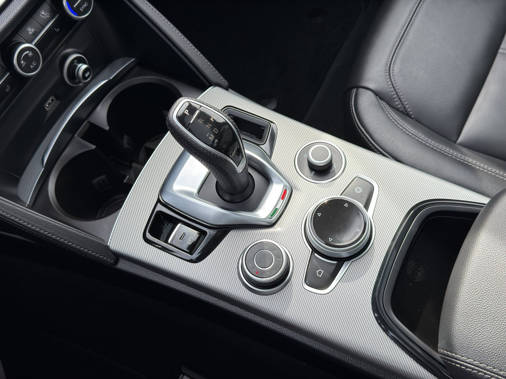 Used 2024 Alfa Romeo Stelvio Ti image 21