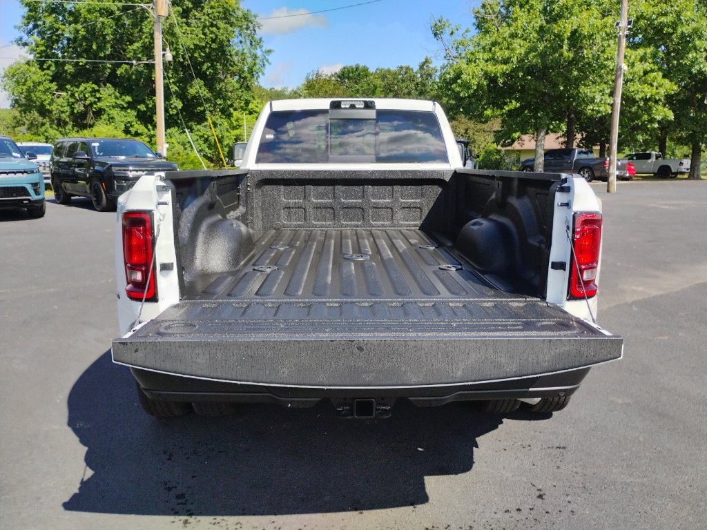 New 2026 RAM 3500 Tradesman AWD/4WD image 15