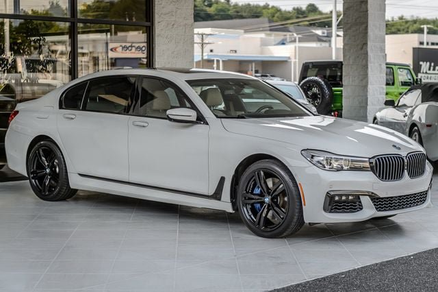 Used 2018 BMW 740i xDrive AWD/4WD image 4