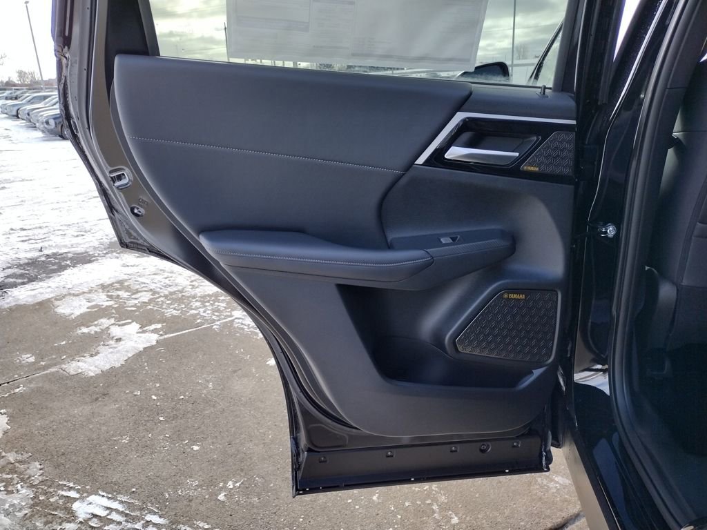 New 2026 Mitsubishi Outlander SE image 31