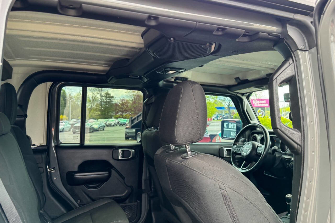 Used 2020 Jeep Gladiator Sport w/ Quick Order Package 24S AWD/4WD image 16