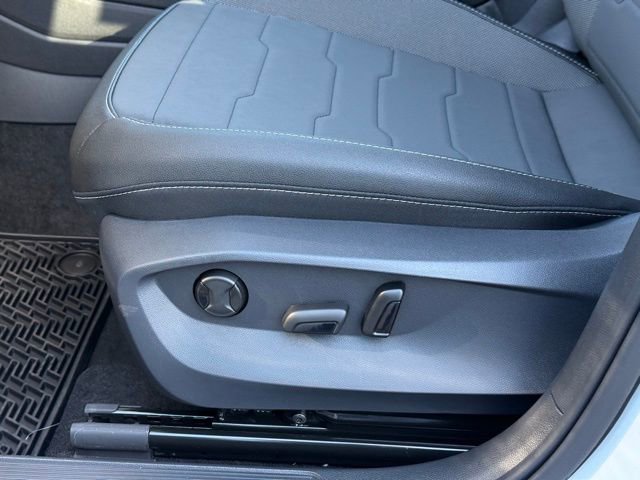 New 2026 Volkswagen Taos SE FWD image 11
