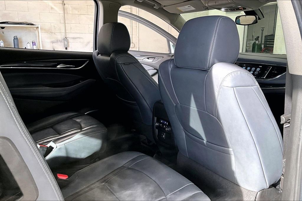Used 2018 Buick Enclave Essence image 28