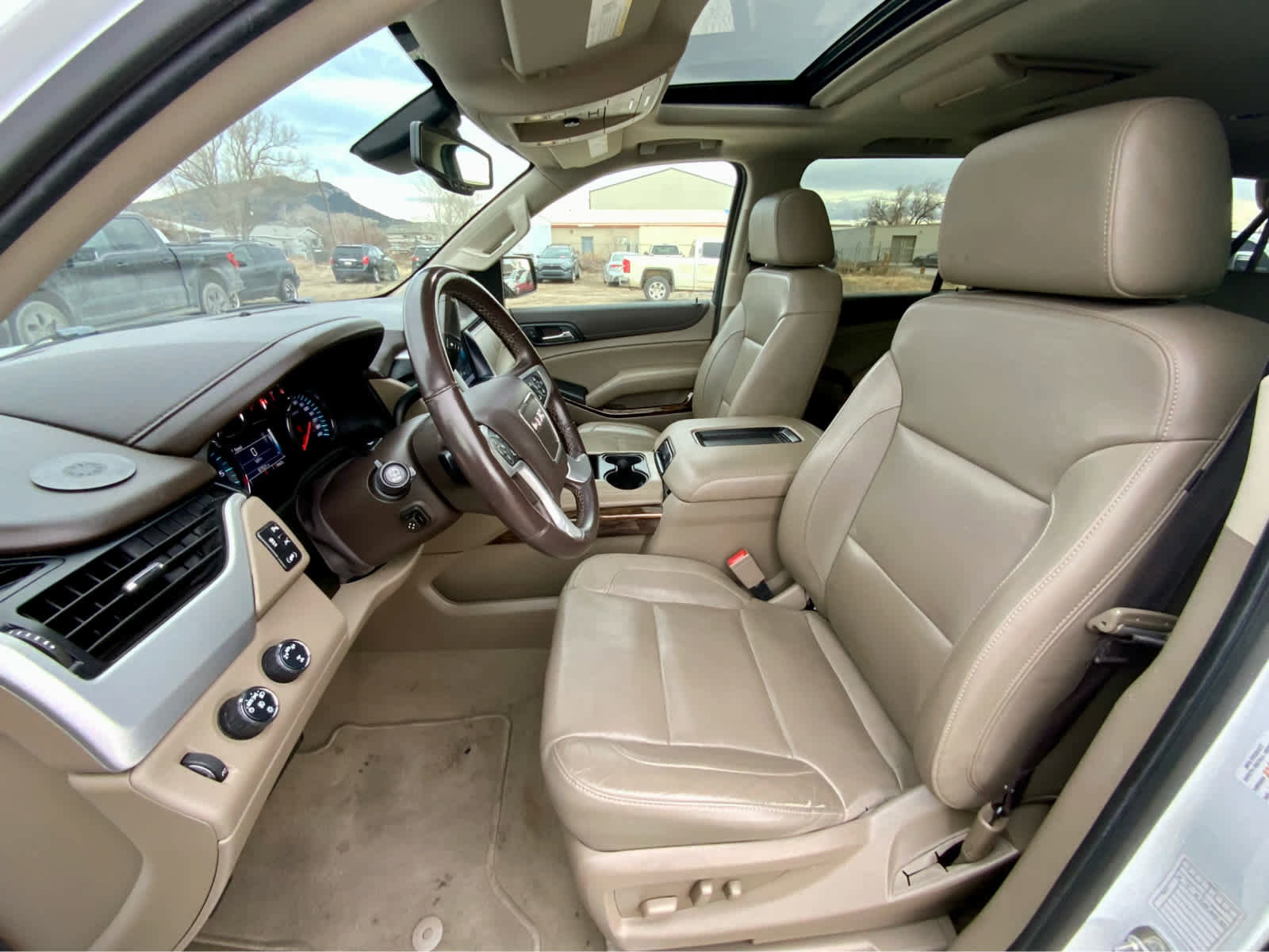 Used 2019 GMC Yukon XL SLT w/ Open Road Package image 25