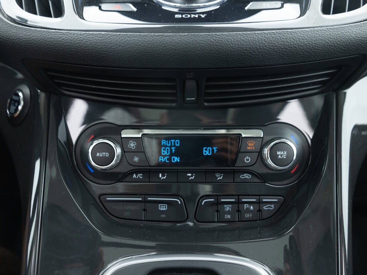 Used 2014 Ford Escape Titanium w/ Equipment Group 401A FWD image 34