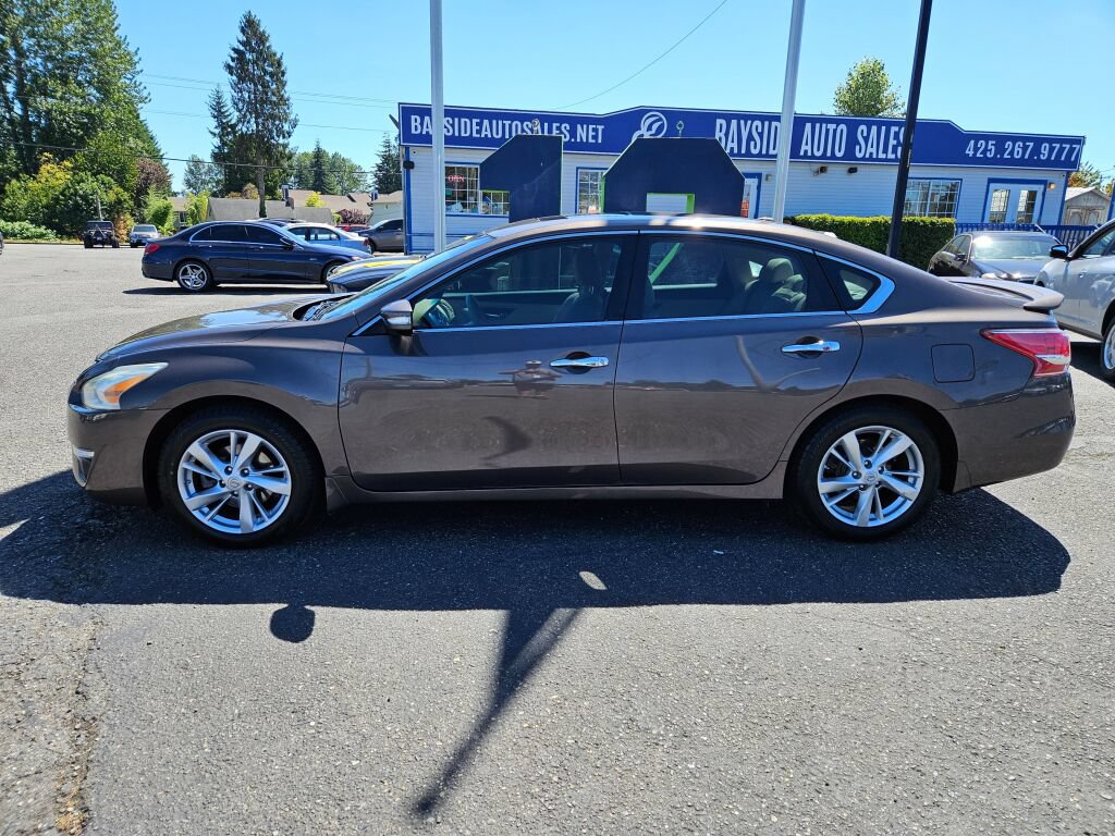 Used 2013 Nissan Altima 2.5 SL w/ 2.5 Moonroof Pkg FWD image 2