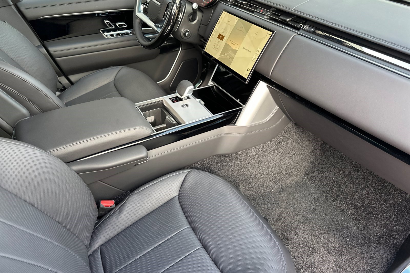 New 2026 Land Rover Range Rover Long Wheelbase SE image 27