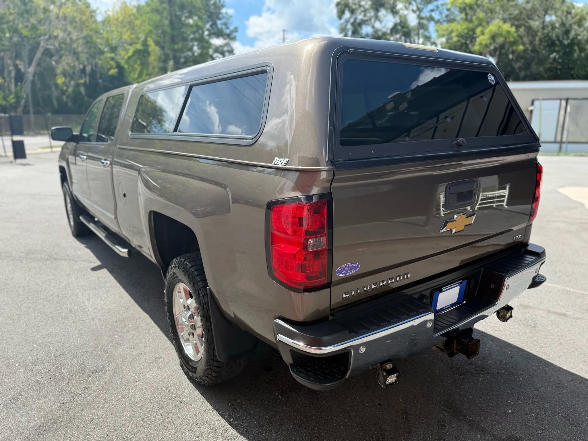 Used 2015 Chevrolet Silverado 2500 LTZ w/ LTZ Plus Package image 9