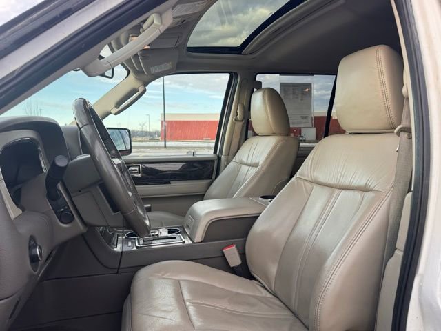 Used 2015 Lincoln Navigator L 4WD image 6
