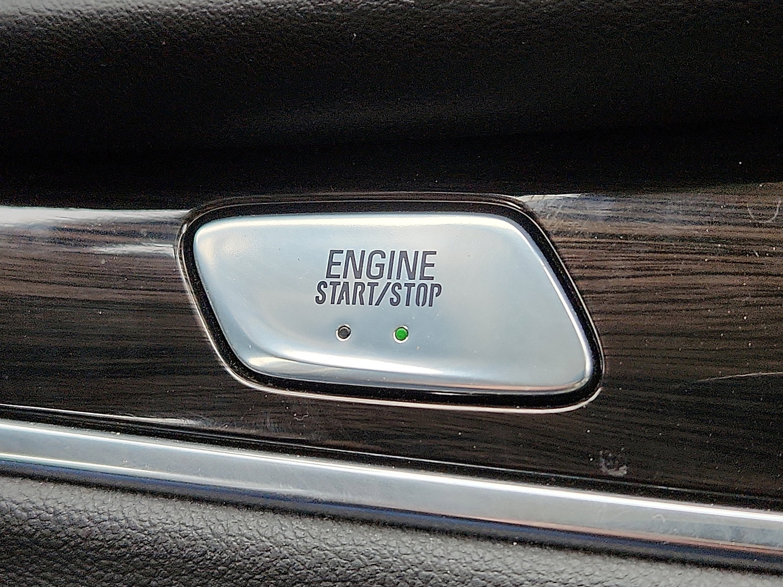 Used 2018 Buick Enclave Essence FWD image 17