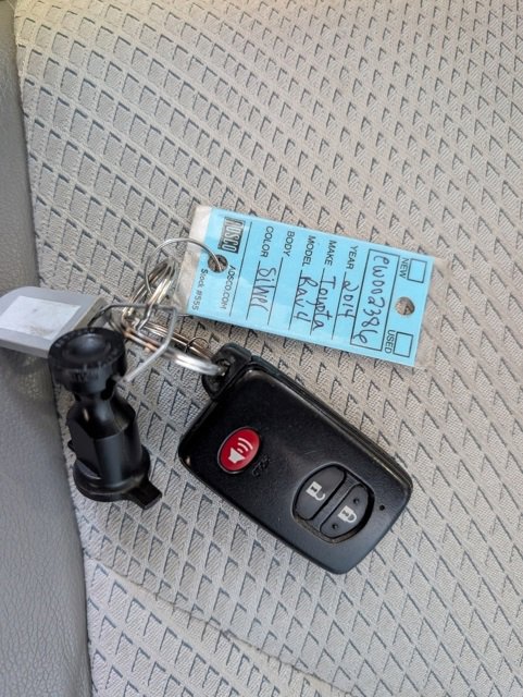 Used 2014 Toyota RAV4 EV image 31