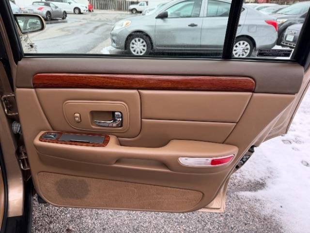 Used 1998 Cadillac De Ville FWD image 31