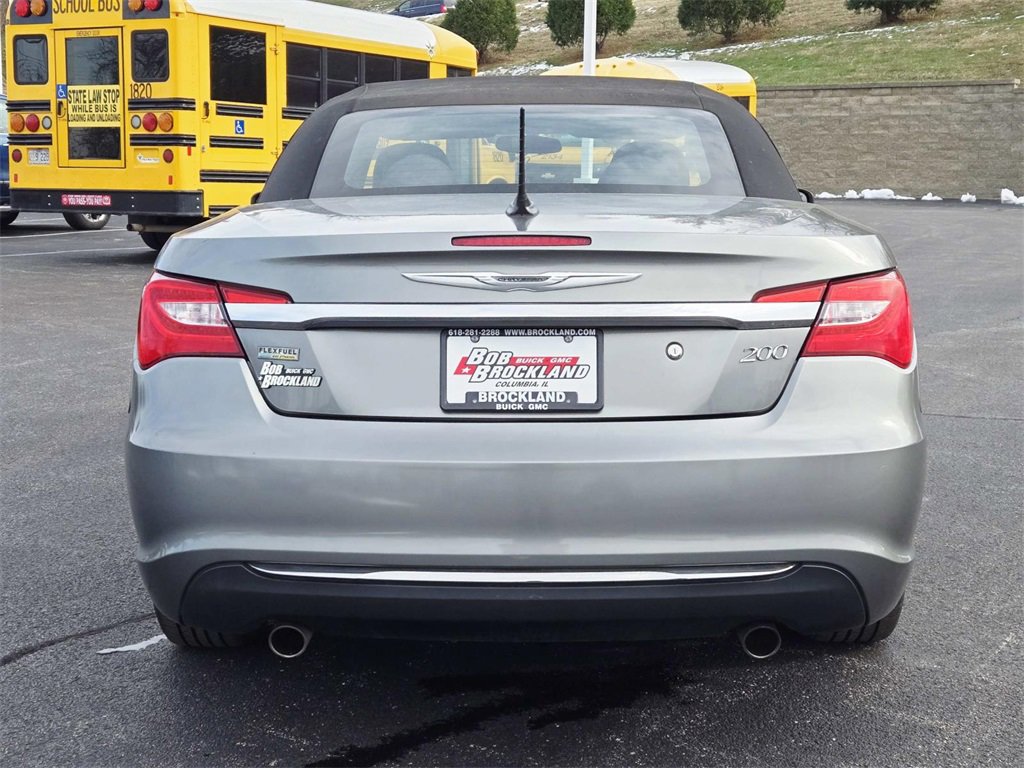 Used 2012 Chrysler 200 Touring image 4