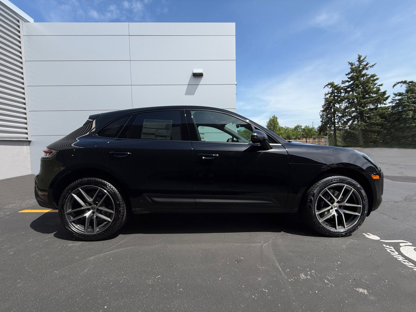 New 2026 Porsche Macan AWD/4WD image 9