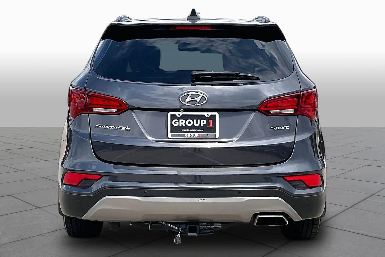 Used 2018 Hyundai Santa Fe Sport w/ 2.4L Tech Package 04 FWD image 5
