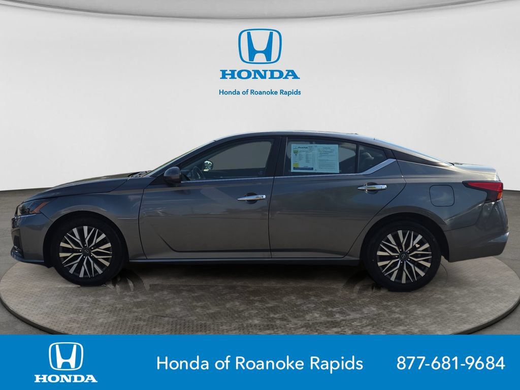 Used 2023 Nissan Altima 2.5 SV FWD image 2